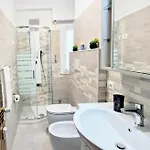 Cozy Near Metro A Daire *