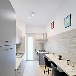 Daire Cozy Near Metro A Roma