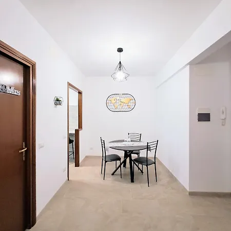 Cozy Near Metro A Daire *