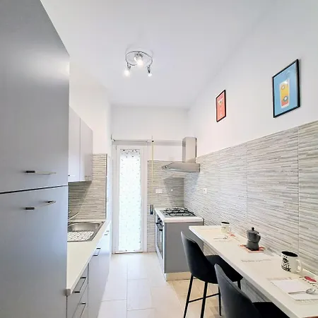 公寓 Cozy Near Metro A 罗马